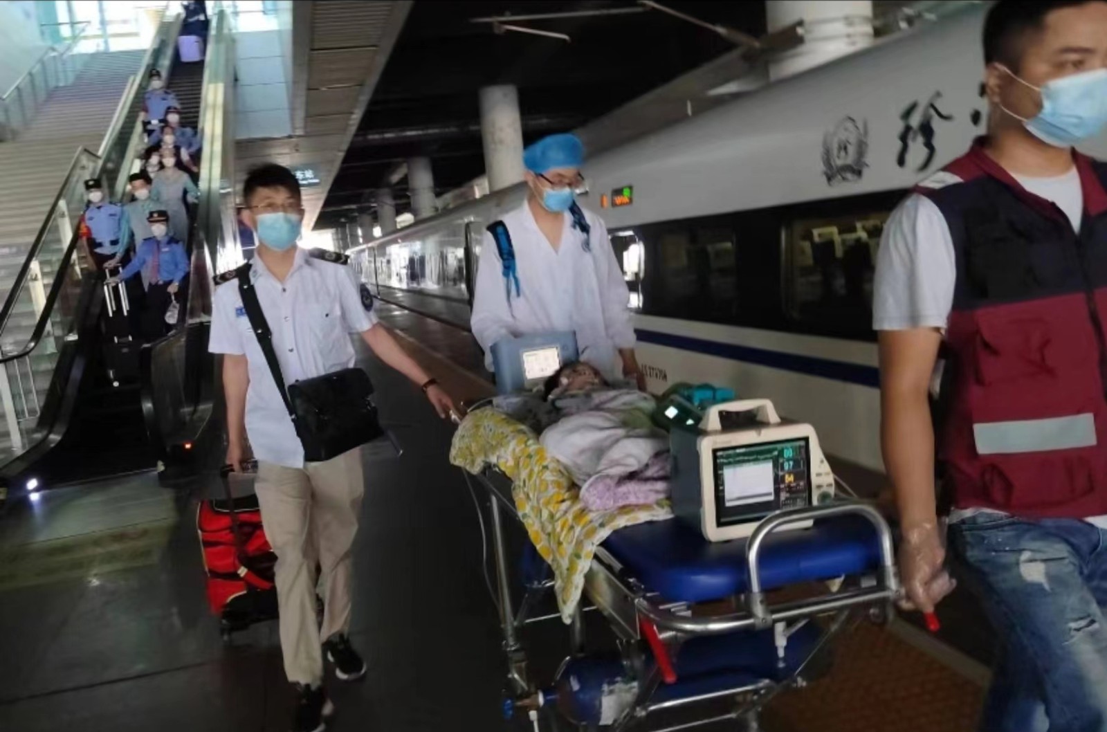 三江高铁转运公司